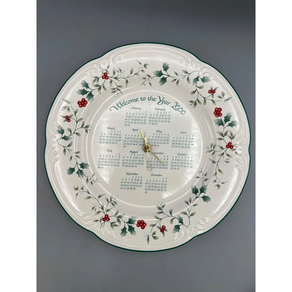 Pfaltzgraff Winterberry Plate Clock Calendar Year 2000 Millennium Super Rare HTF